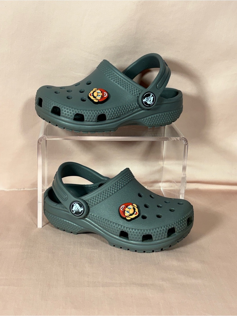 CROCS Gray Kids Clogs With 1 Super Mario Jibbitz Size C 8